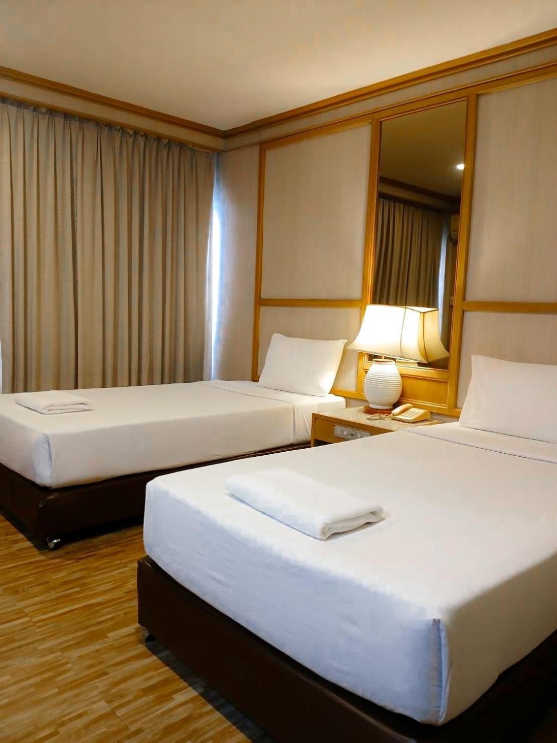 Hotel Pattaya Beach Esterno foto
