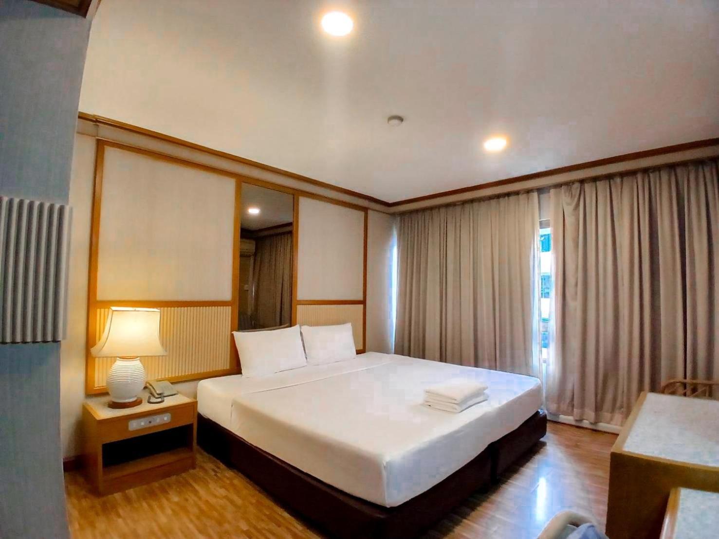 Hotel Pattaya Beach Esterno foto