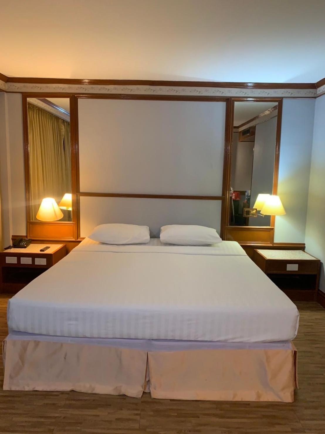 Hotel Pattaya Beach Esterno foto